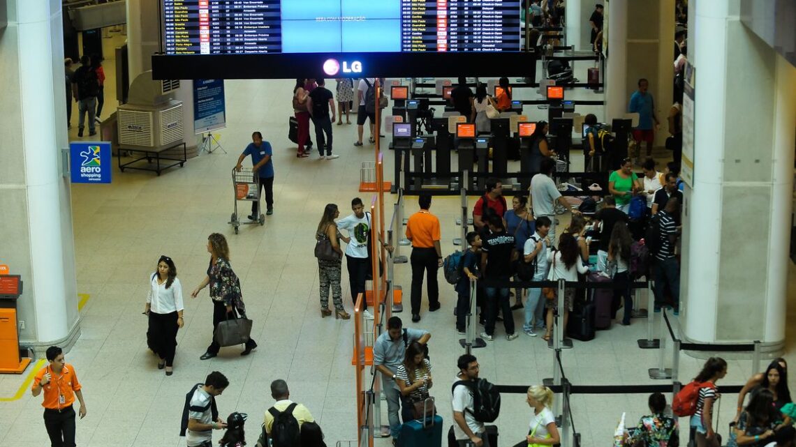 TRANSPORTE AÉREO: movimentação de passageiros no Brasil supera em 4% período pré-pandemia