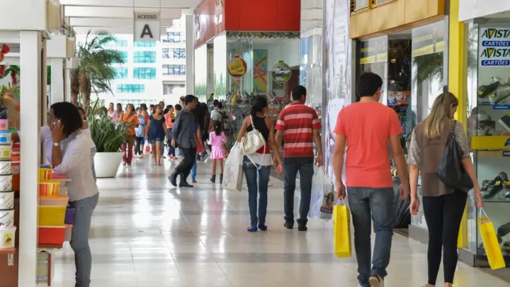 Vendas do Dia das Mães devem movimentar R$ 14,37 bilhões em 2025
