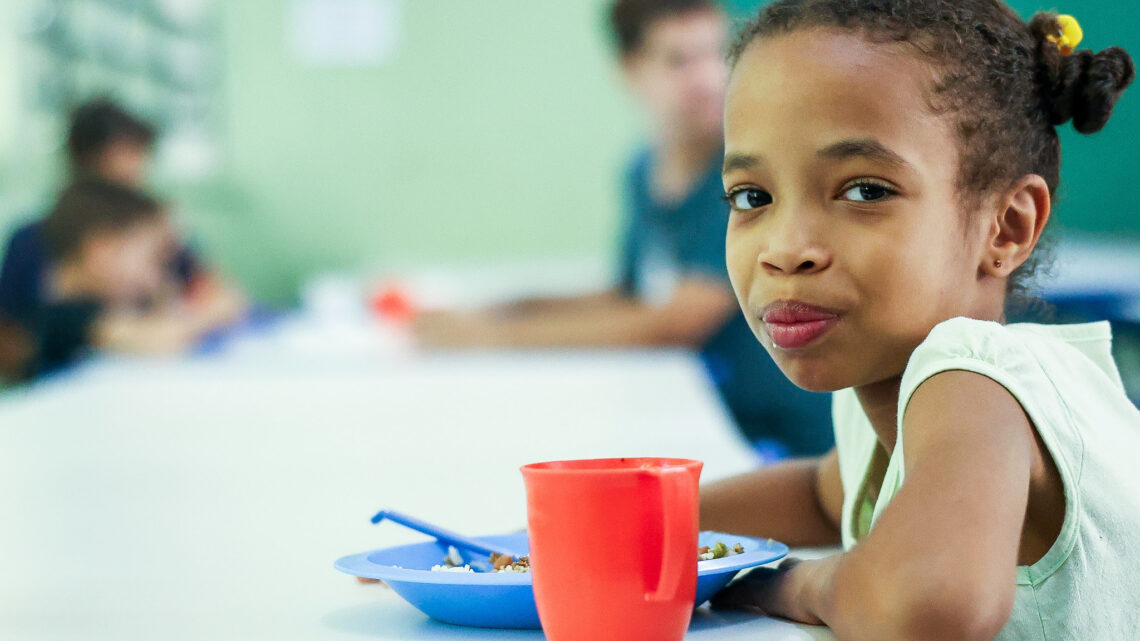 Escolas de SP abrirão as portas durante as férias para oferecer almoço para alunos