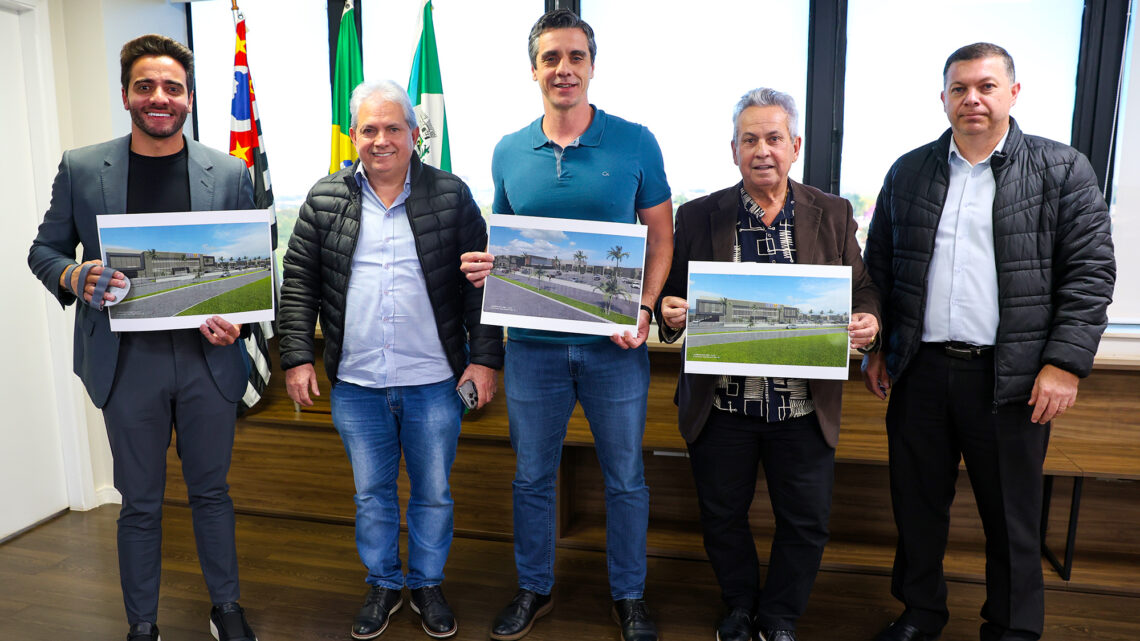 Prefeito Rafael Piovezan anuncia construção de nova loja dos Supermercados Crema e de novo mall em Santa Bárbara