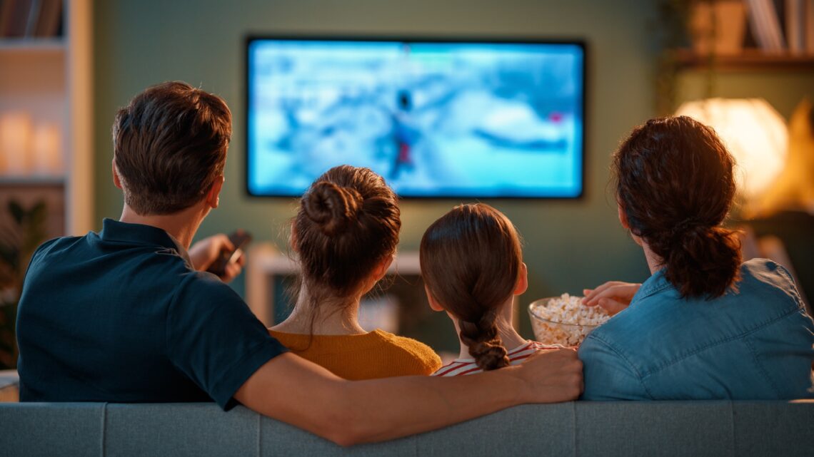 O Refúgio da Confiança na Publicidade: Por Que a TV Conectada é a Nova Fronteira Segura para Marcas