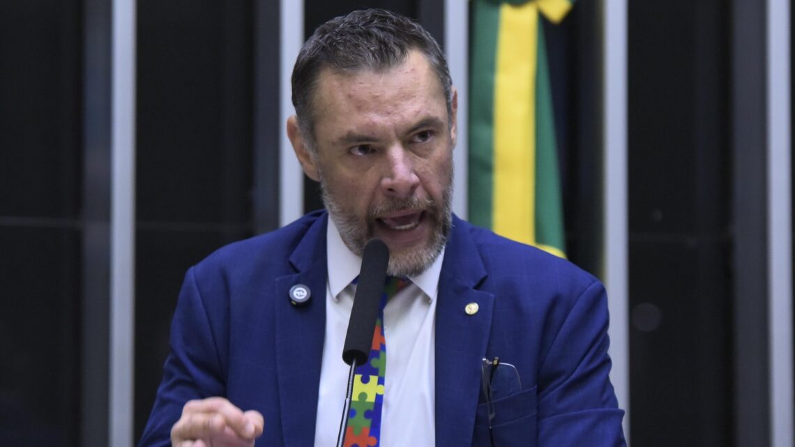 Deputado quer “Disque TEA” para atendimento e denúncias de violação aos direitos dos autistas