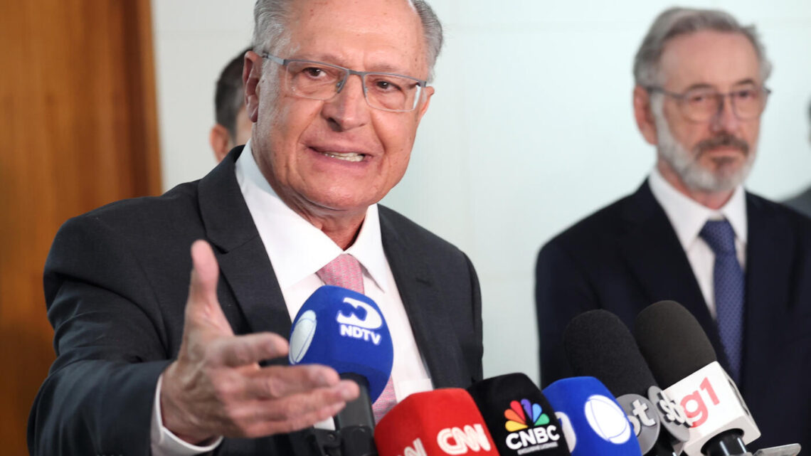 Tarifaço de Trump: Brasil pede aos EUA retomada do diálogo técnico para evitar tarifa de 50% sobre exportações