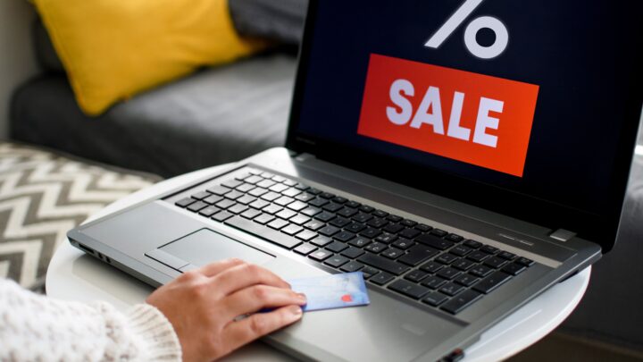 Descontos de até 65% marcam outlet da Mixtou