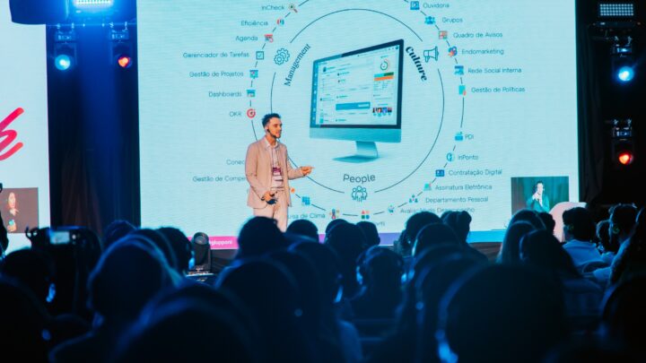 HRTech brasileira impacta 50 mil profissionais de RH em 2025