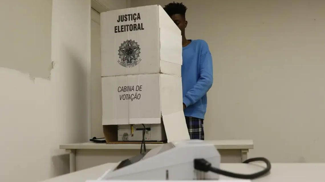 Voto obrigatório e voto facultativo: saiba o que diz a Constituição e quais as consequências de não votar