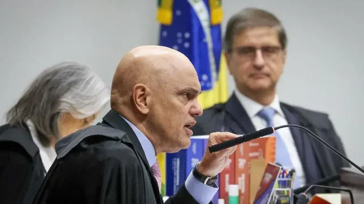 Para Alexandre de Moraes: Bolsonaro e demais réus são culpados por tentativa de golpe de estado