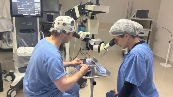 Hospitais recebem simuladores de cirurgias de catarata