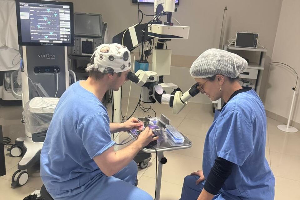 Hospitais recebem simuladores de cirurgias de catarata