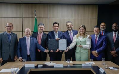 Assinado termo de compromisso para pavimentação de acesso ao Porto de Santana (AP)