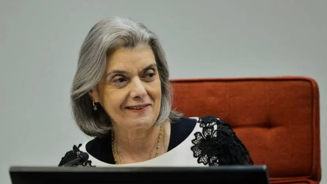 Cármen Lúcia deve proferir voto “Lapidar” em julgamento no STF em contraste com Luiz Fux