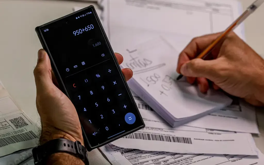 Custo Brasil: Para 70% dos empresários, carga tributária é o principal entrave, aponta pesquisa da CNI