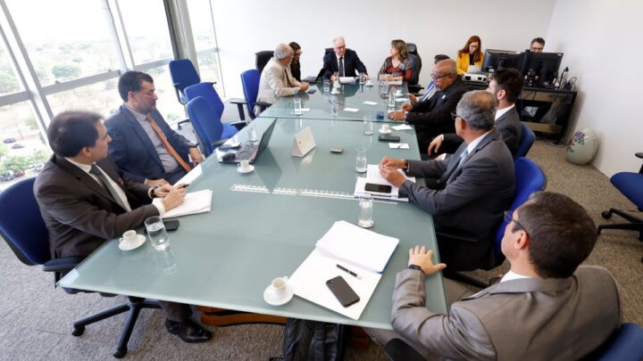 Controladores de voo decidem suspender greve em razão de mediação do TST