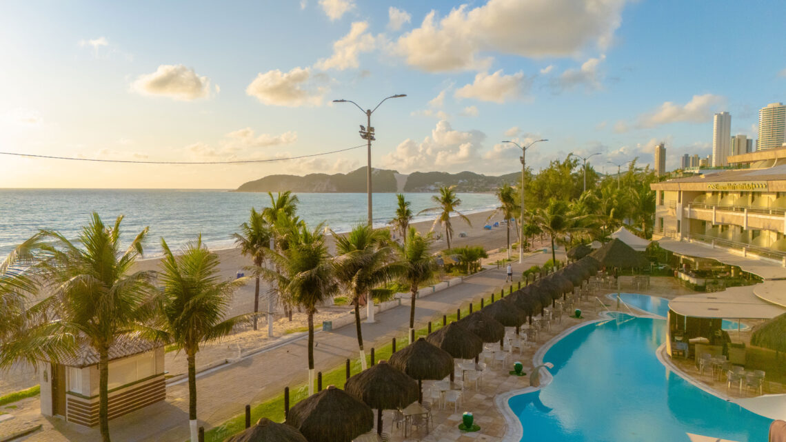 Engorda da Praia de Ponta Negra amplia permanência de visita