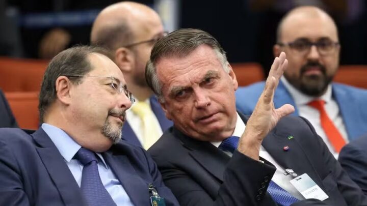 Defesa de Bolsonaro alega não ter acesso à íntegra das provas em julgamento no STF