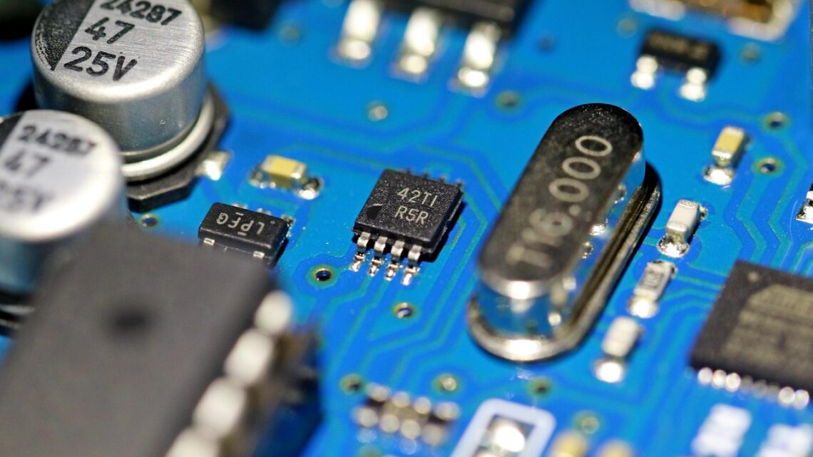 CI Expert abre inscrições para formar talentos em chips