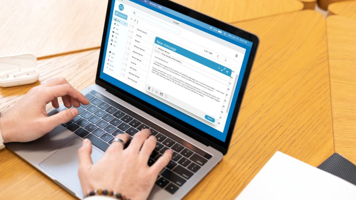 Malware DCRat se disfarça de Adobe para roubar dados e enganar usuários