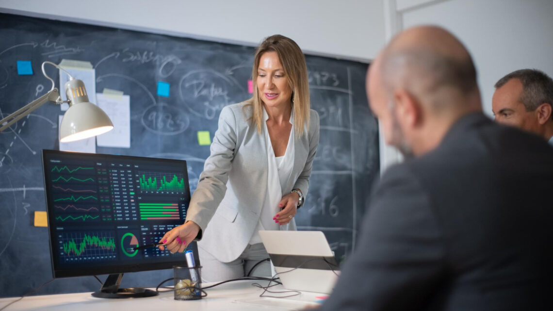 CSCs de alta performance investem mais em TI e automação