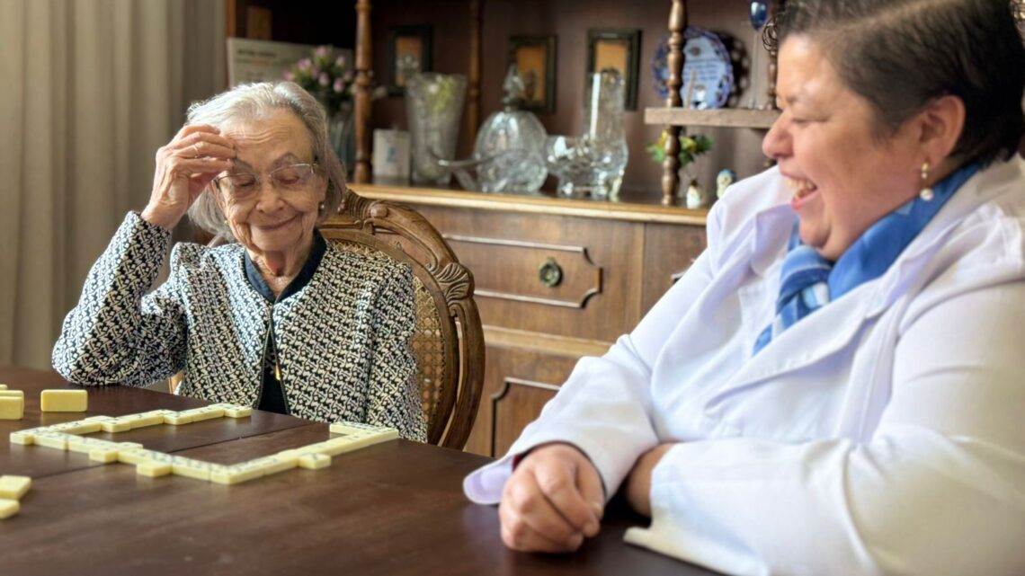 Envelhecimento acelera pressão sobre a “geração sanduíche”