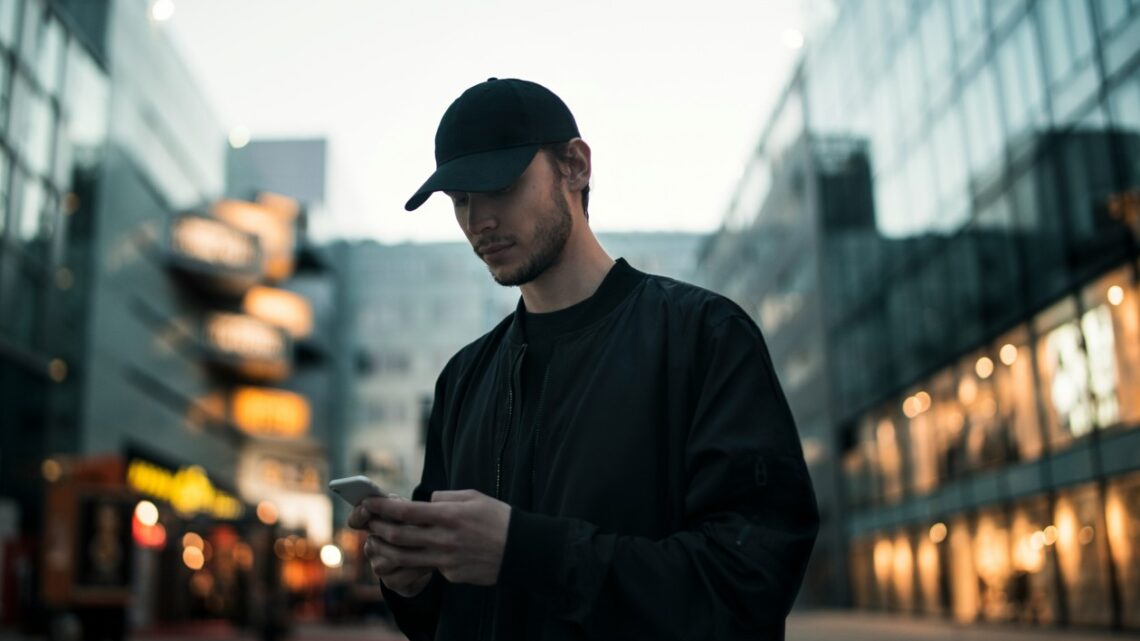 App de vídeos remove 3,5 mi de conteúdos no Brasil em 2025