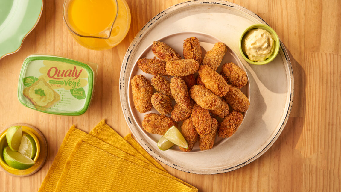 Receita de croquete de cenoura com molho de Qualy Vegê com limão