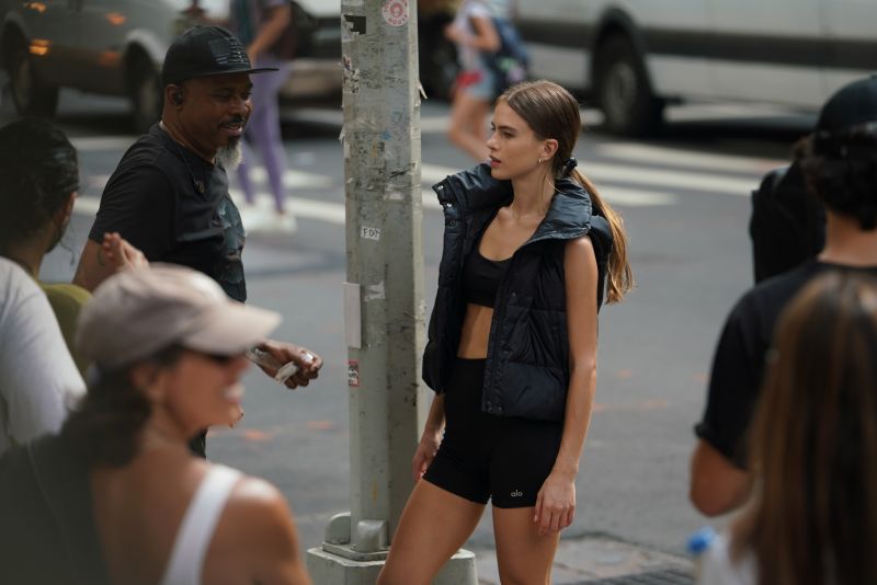 Vogue Turquia celebra 15 anos com brasileira na capa