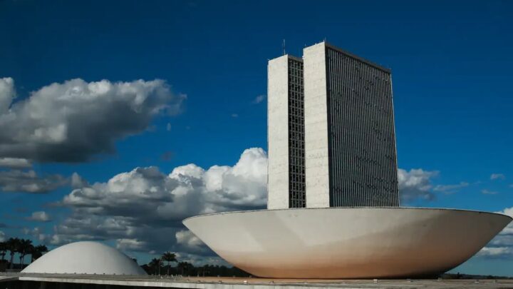Câmara aprova PEC da Sustentabilidade e alivia contas dos municípios
