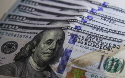 Dólar: moeda está cotada a R$ 4,96
