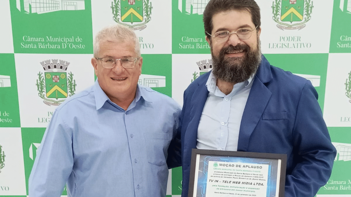 O jornalista Danilo Bueno e a TVIN foram homenageados em Santa Bárbara d’Oeste