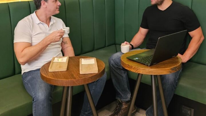 Diogo Assinger lança Enciclopédia das Lutas na Go Coffee