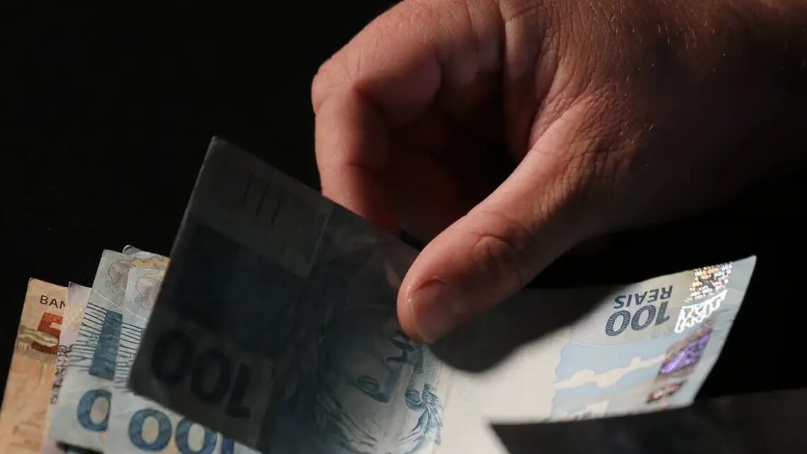 13º salário: empresas têm até 30 de novembro para pagar primeira parcela aos trabalhadores