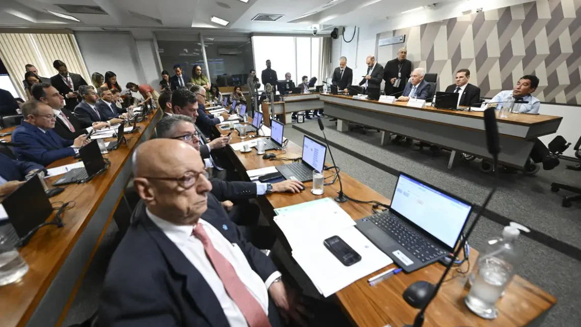 CCJ do Senado aprova PL da Dosimetria e plenário pode votar ainda hoje