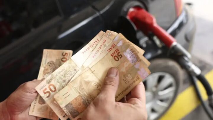 Gasolina, luz e passagens aéreas pressionam inflação em grandes cidades