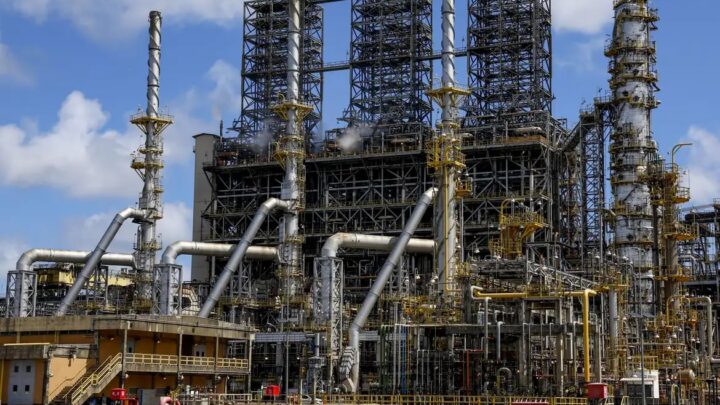 Juros altos “penalizam” Indústria em 2025, aponta CNI