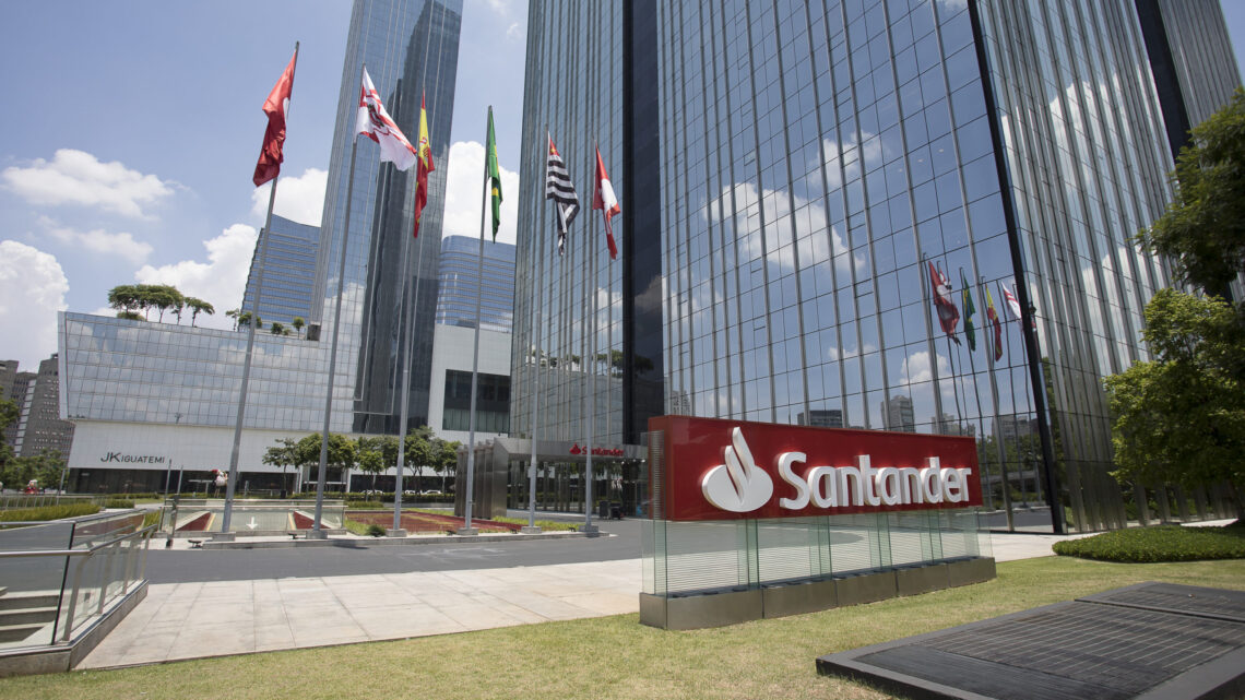 Brasileiros começam a virar o jogo: quase metade já poupa para emergências