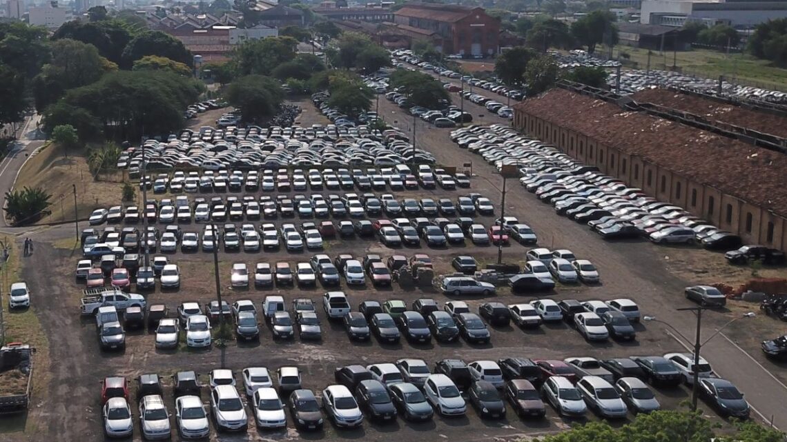 Leilão reúne 259 veículos apreendidos na Emdec Campinas (SP)