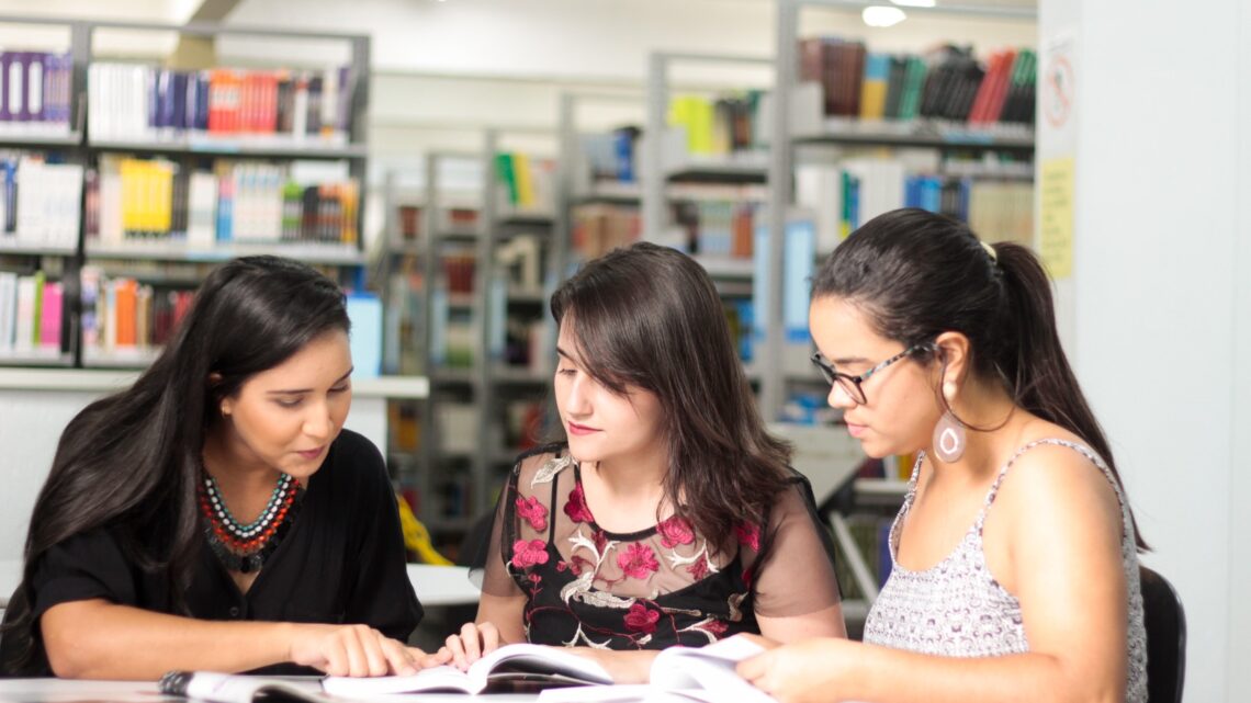 Profissionais com competências humanas ganham força em meio ao avanço da IA