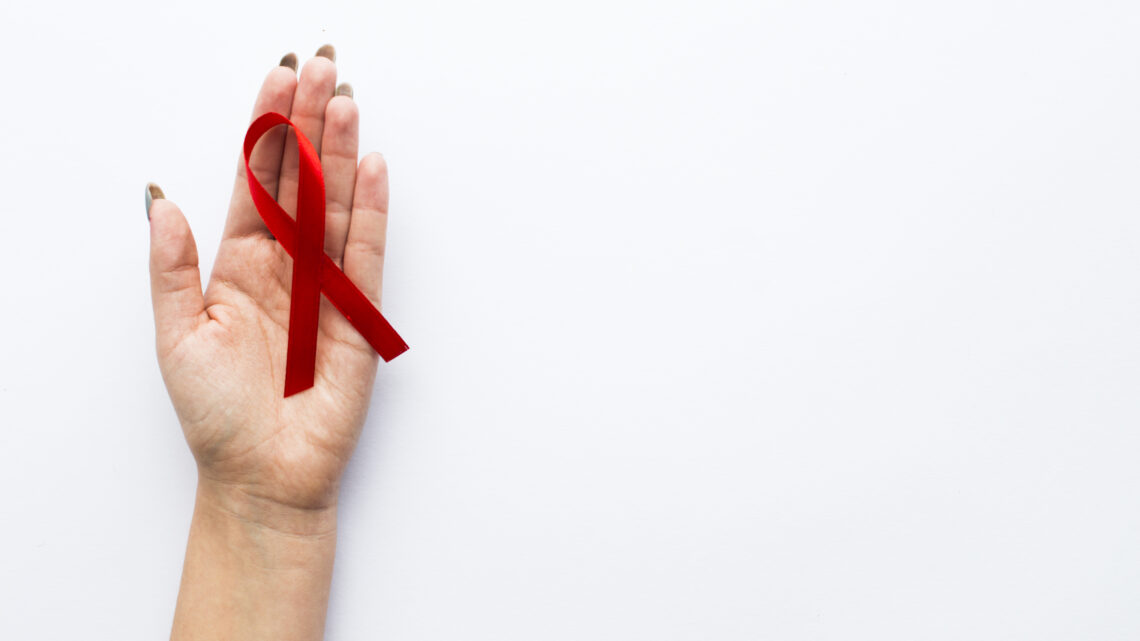 Dezembro Vermelho: prevenção de ISTs vai além do teste de HIV e exige check-up completo