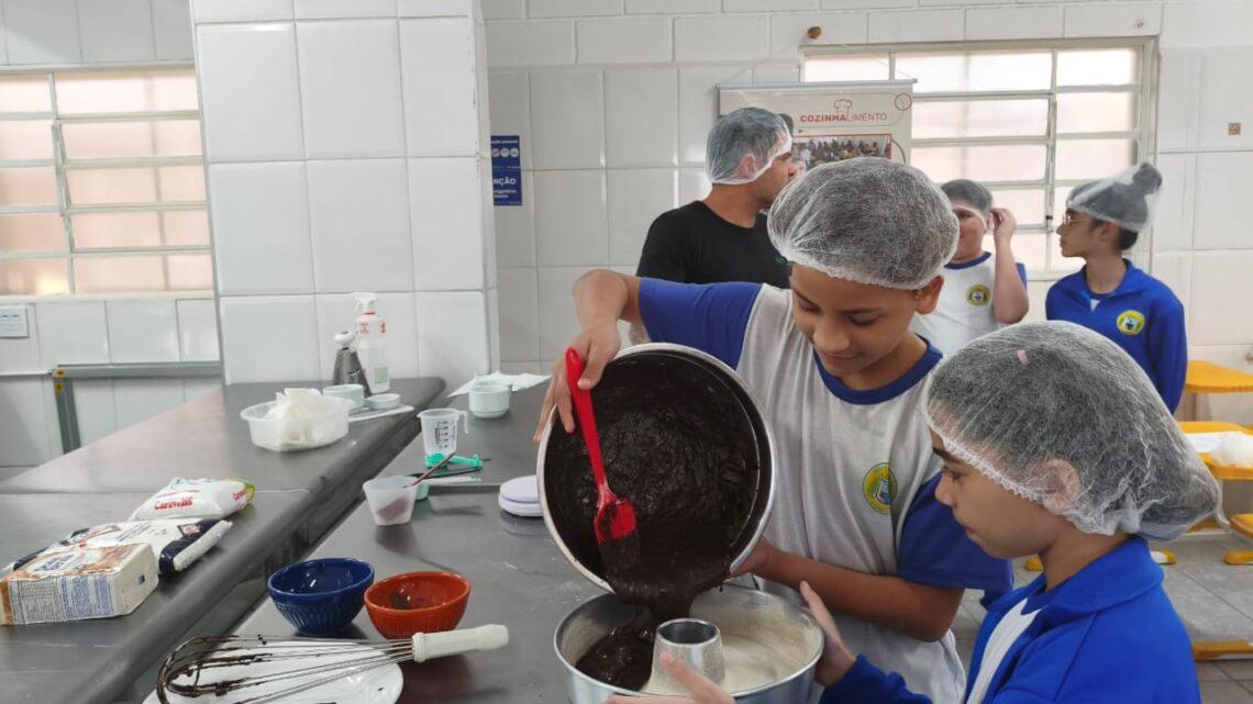 Hortolândia divulga ebook com receitas de comidas saudáveis