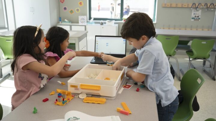 LEGO® Education amplia ensino de computação e IA nas escolas