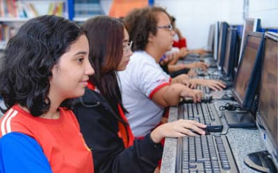 Internet chega a 4,6 mil escolas públicas do Rio de Janeiro