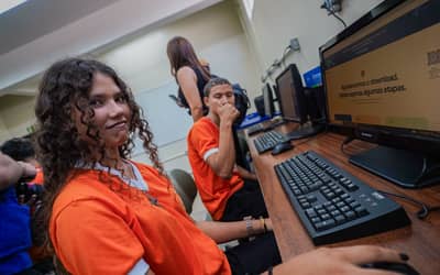 Programa Computadores para Inclusão doa mais de 100 máquinas para Rondônia em 2025