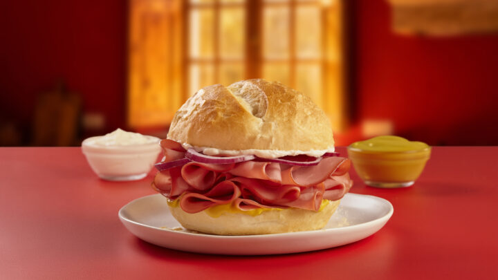 Mortadela Ouro Perdigão ensina receita exclusiva de sanduíche inspirada em Santana