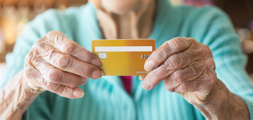 Banco do Brasil paga R$ 15 mil para idosa por não acatar decisão transitada há 2 anos