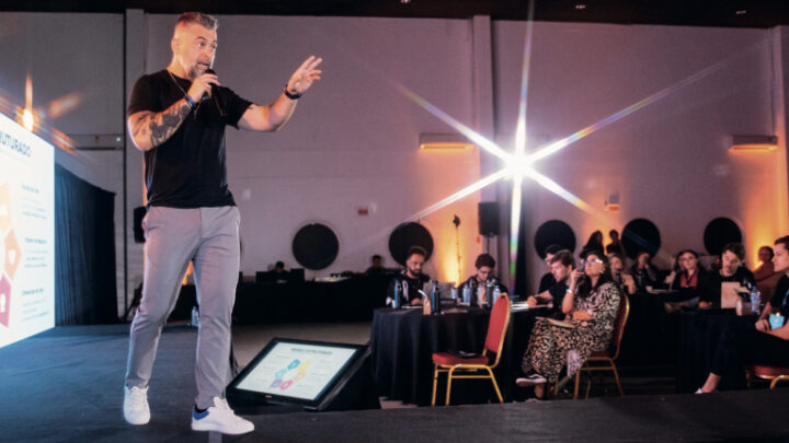 Cruz do Mérito JK reconhece impacto nacional de Robson Leite