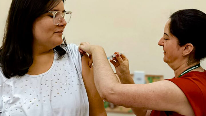 Vacinação de gestantes contra o VSR segue em Santa Bárbara