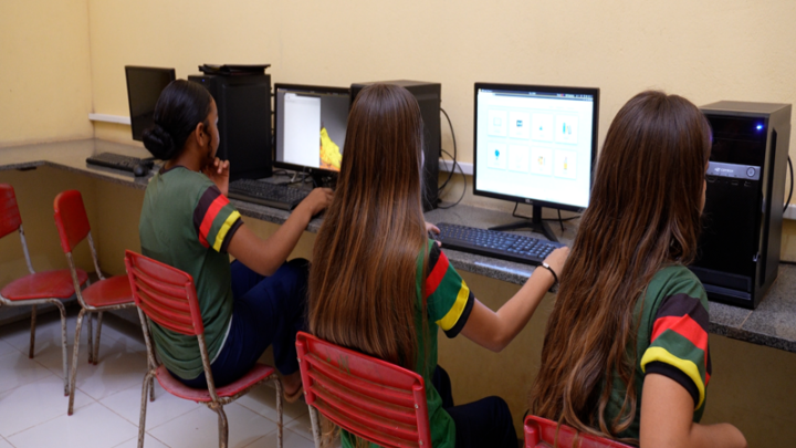 Projeto Aprender Conectado leva internet a 13 mil escolas rurais