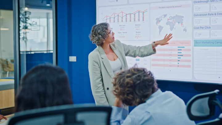 Longevidade expõe custos da permanência feminina no topo