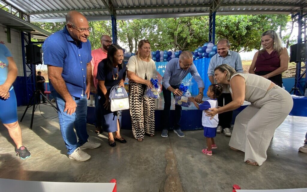 Bebês da rede municipal de ensino de Hortolândia também recebem kits escolares 