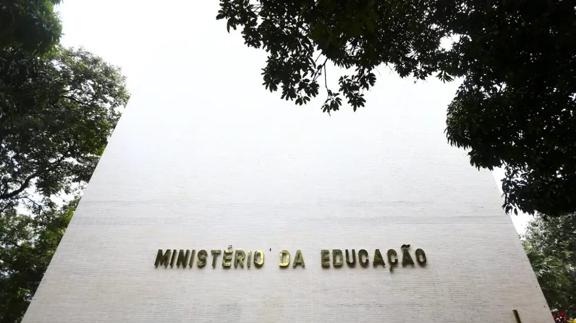 MEC publica autorização de cursos superiores em 23 cidades brasileiras
